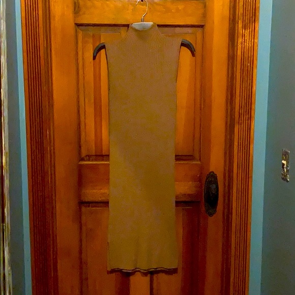 Sleeveless sweater dress - Picture 1 of 4